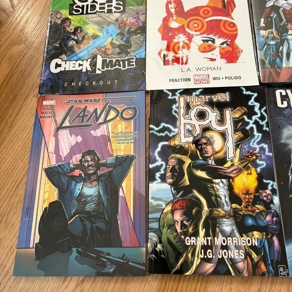 Comic Book Collection Marvel Star Wars Lando Hawkeye LA Woman Outsiders Cyclops